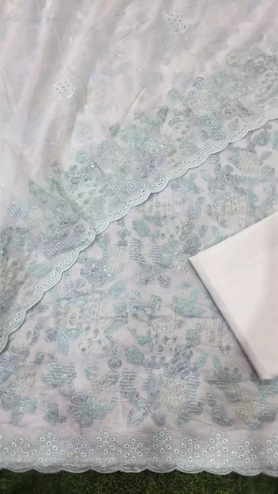 Non-Catalogue Pakistani Unstitched Cotton Suit