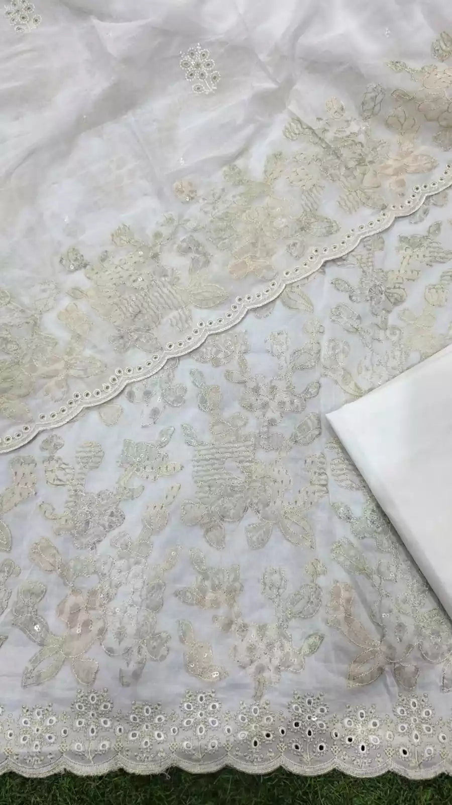 Non-Catalogue Pakistani Unstitched Cotton Suit