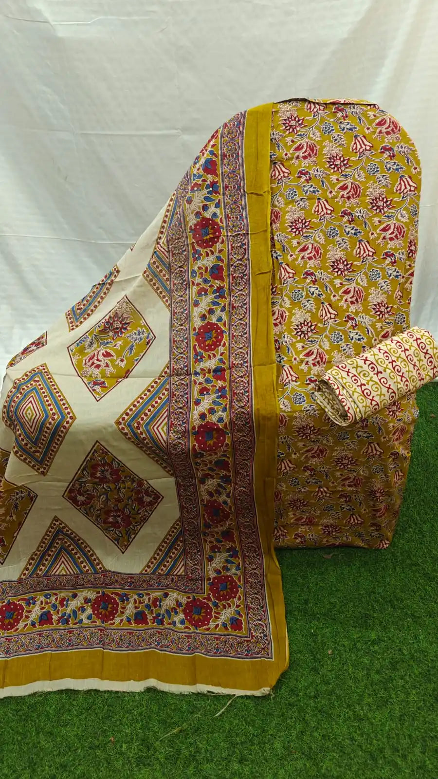 PRINT UNSTITCHED MAMA PRINTS SUIT