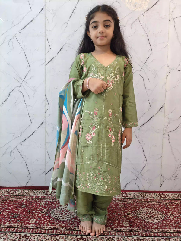 Kids Rayon Soft Fabric Karachi Embroidered Kurta Pant With Dupatta
