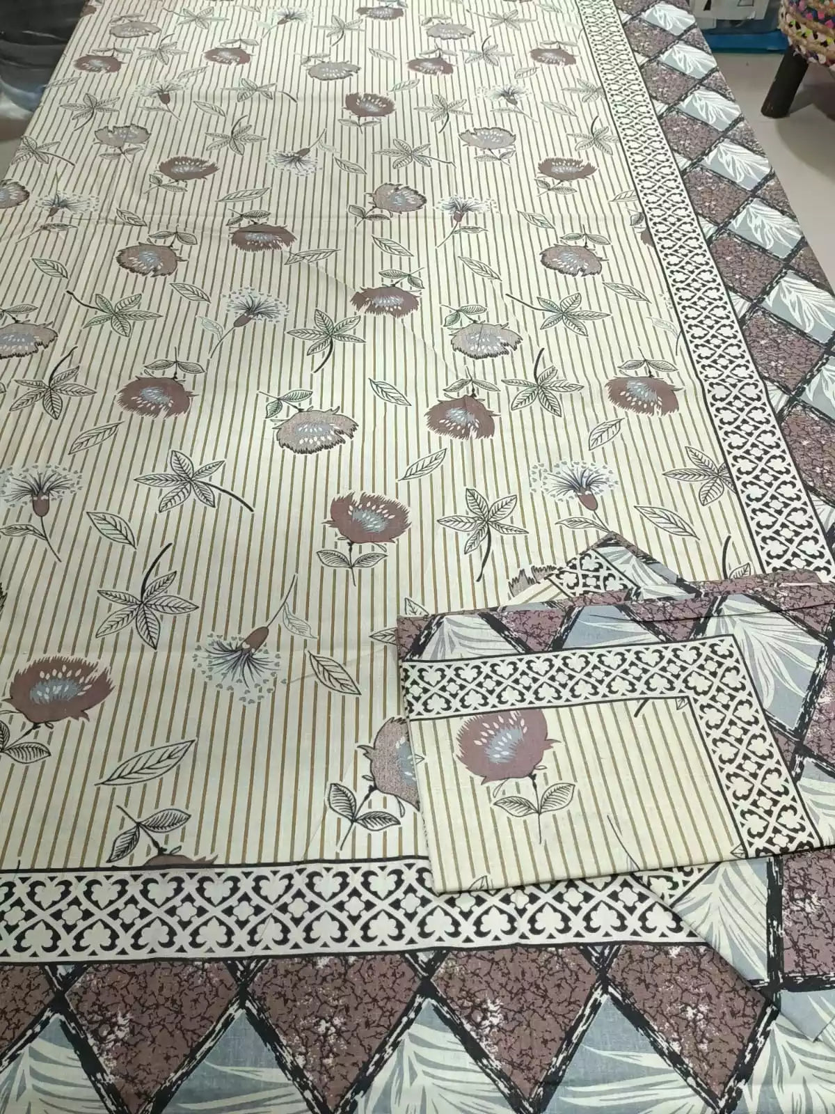 SINGLE BEDSHEETS WITH 2 PILLOW COVERS