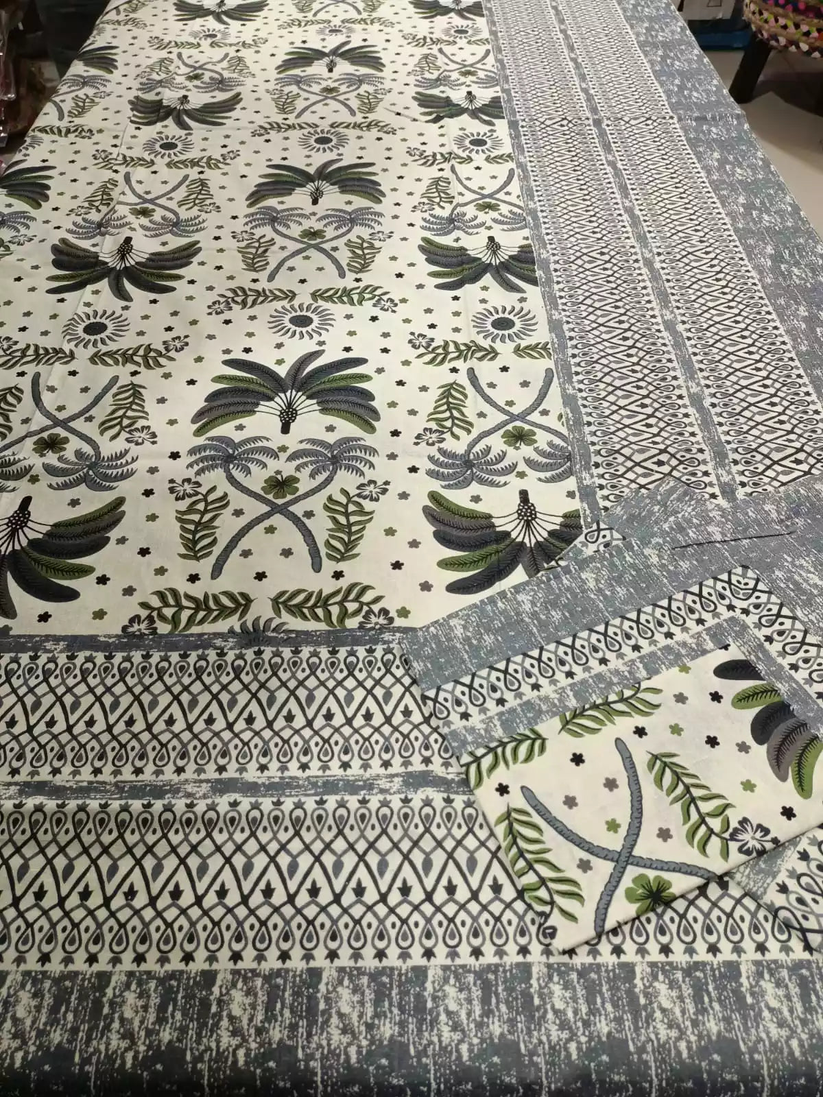 SINGLE BEDSHEETS WITH 2 PILLOW COVERS