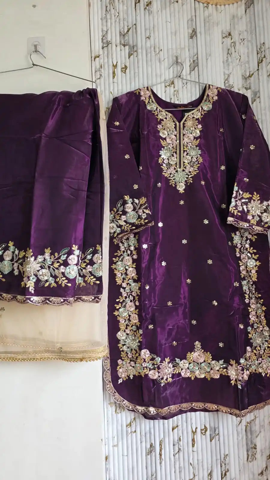 JIMMY CHOO READYMADE DESIGNER PAKISTANI STYLE EMBRIODERED SUIT